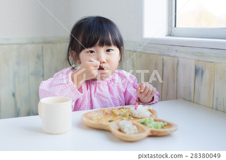 A girl who eats 28380049