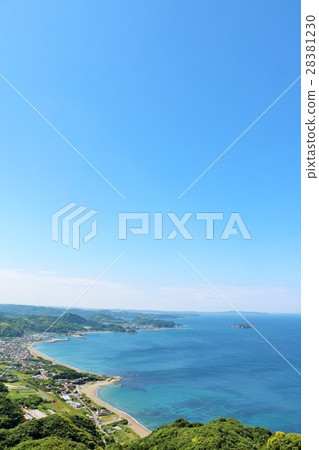 Blue sky and blue sea scenery from saw mountain in Chiba Prefecture 28381230