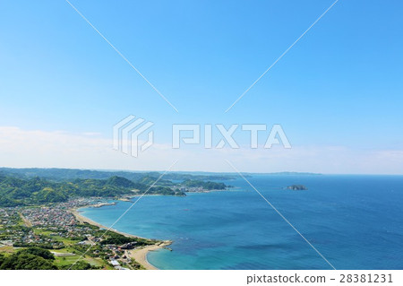 Blue sky and blue sea scenery from saw mountain in Chiba Prefecture 28381231
