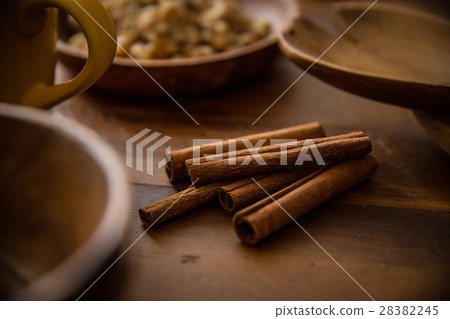 Collection of wooden dishes 28382245