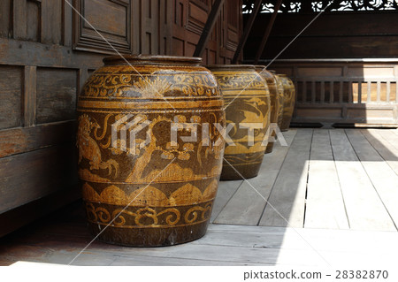 antique glazed water jar 28382870