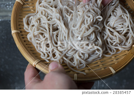 Buckwheat noodles 28385457