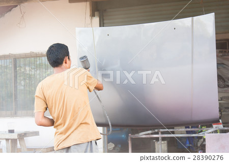 Worker painting grey bonnet Worker painting grey bonnet 28390276