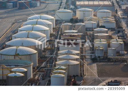 The tanks close up 28395009