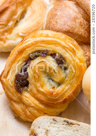 Mixed variety of fresh bakery 28396720
