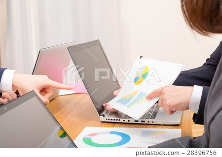 商人上班族個人電腦辦公室圖像業務圖像數據圖形石墨 商人上班族個人電腦辦公室圖像業務圖像數據圖形石墨 28396756