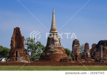 Old temple Wat Ma Ha That in Ayutthaya, Thailand 28397543