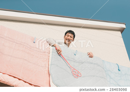drying a futon, housekeeping, gents 28403098