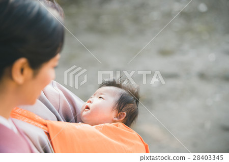 baby, infant, shrine visit 28403345
