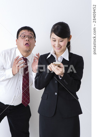 Boss and his subordinates 28409452