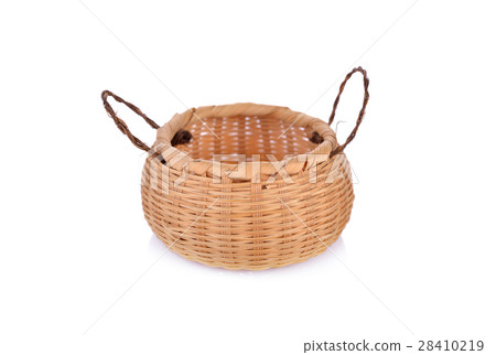 empty bamboo small basket on white background 28410219