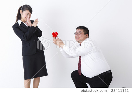 Boss and his subordinates 28411521