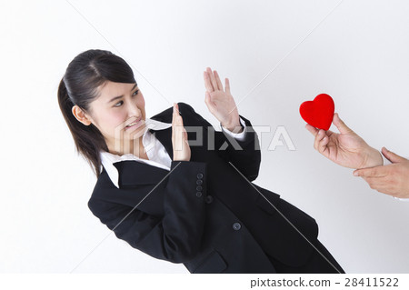 Boss and his subordinates 28411522