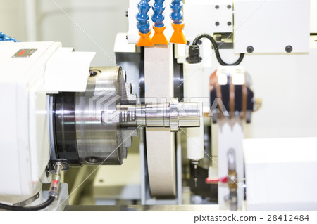 operator grinding mold and die part 28412484