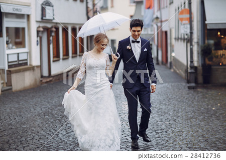 bride and groom bride and groom 28412736