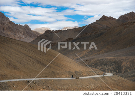 Landscape view along Manali-Leh high way in India  28413351