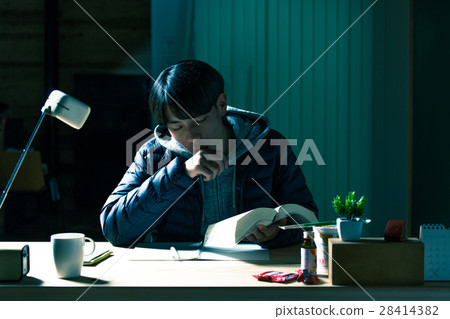 Student in the study room 28414382