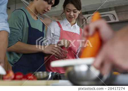 專業男性烹飪學校教師教授 28417274