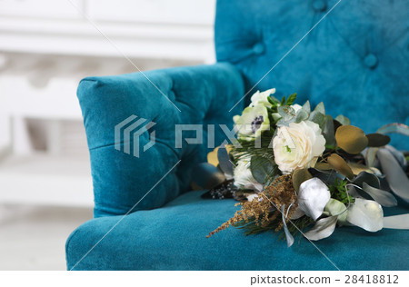 Wedding bouquet ranunculus, freesia, roses anemon Wedding bouquet ranunculus, freesia, roses anemon 28418812