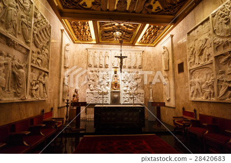 The public room in Cityhall of Barcelona 28420683
