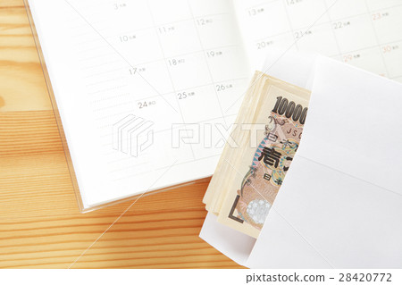 Payday Money in envelope 28420772