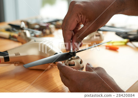 Fixing drone propeller 28420884