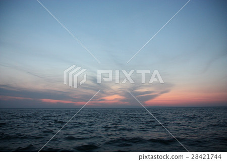 6 o'clock in the Japan Sea in winter 6 o'clock in the Japan Sea in winter 28421744