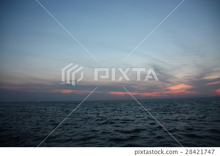 冬天下午6點在日本海 28421747