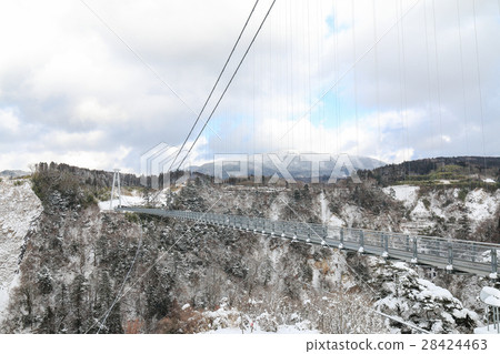 冬季Kokonoe“夢想”懸索橋和雪景 冬季Kokonoe“夢想”懸索橋和雪景 28424463