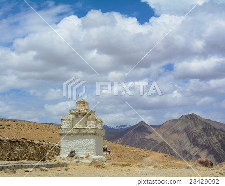 White stupa at the Tibetan monastery in Ladakh 28429092
