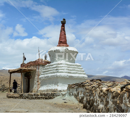 White stupa at the Tibetan monastery in Ladakh 28429097