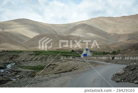 Mountain scenery in Ladakh, India Mountain scenery in Ladakh, India 28429103