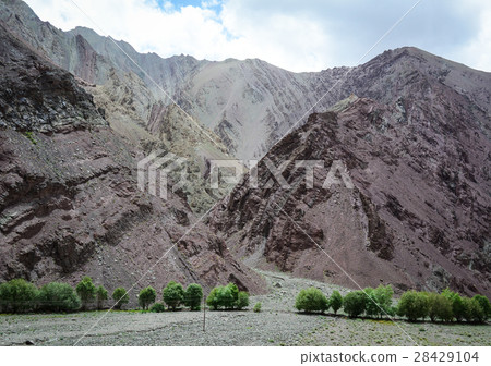 Mountain scenery in Ladakh, India Mountain scenery in Ladakh, India 28429104