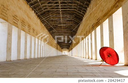 Lobby of Shwezigon Pagoda in Bagan 28429417