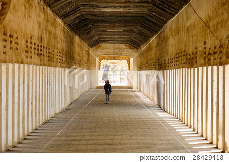 Lobby of Shwezigon Pagoda in Bagan 28429418