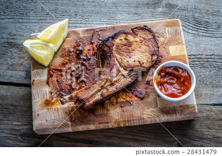 Grilled pork ribs 28431479