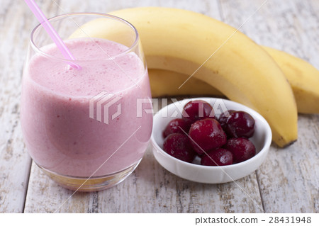 Smoothies with frozen cherry 28431948