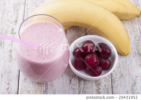 Smoothies with frozen cherry Smoothies with frozen cherry 28431952