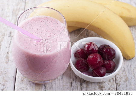 Smoothies with frozen cherry 28431953