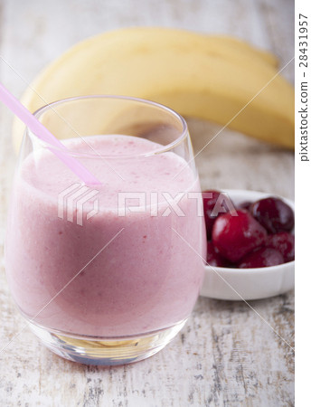 Smoothies with frozen cherry Smoothies with frozen cherry 28431957
