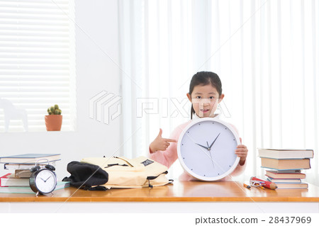 Little girl 332 Little girl 332 28437969