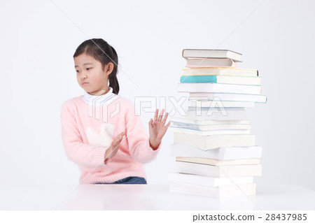Little girl 327 28437985