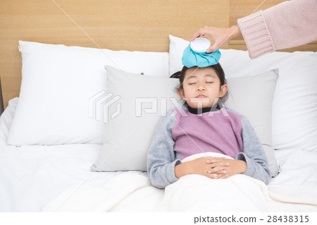 Little girl 220 Little girl 220 28438315