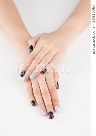 Nail 071 28439366