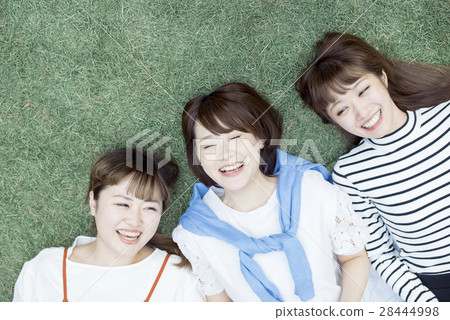Women's Picnic 28444998
