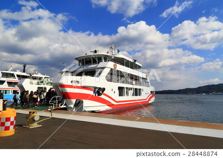 Ferries Ferries 28448874