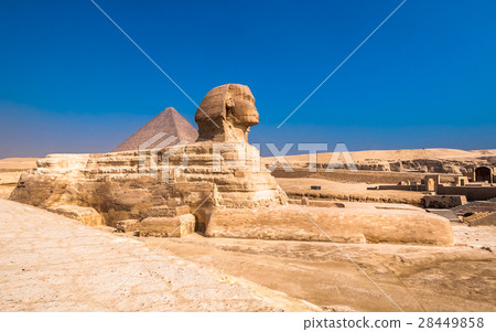 Sphinx and pyramids at Giza, Cairo 28449858