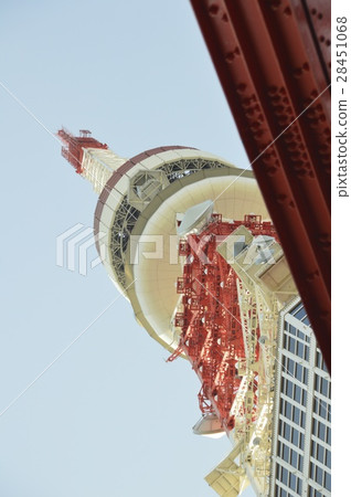 從東下往下看的“東京鐵塔”（東京都港區） 28451068