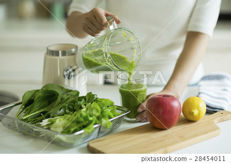 Green smoothie 28454011