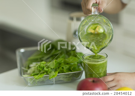 Green smoothie 28454012
